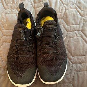 Nike Free Run Black Athletic Shoes with Yellow Accent Size 6